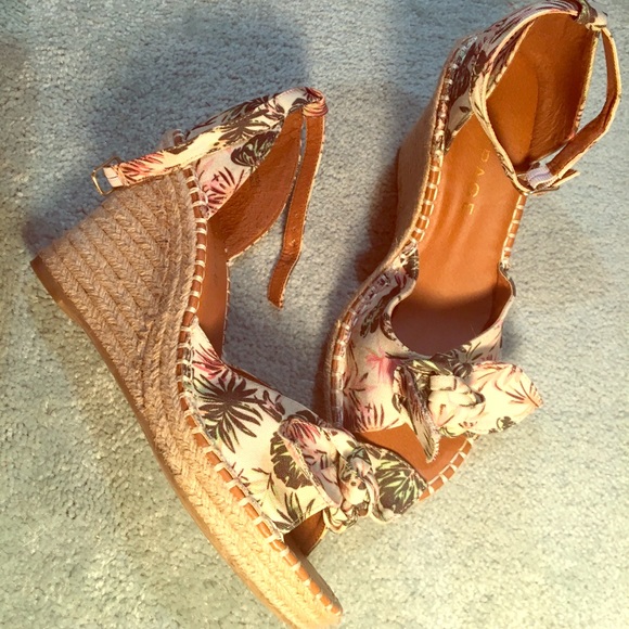 Rampage Heels - Picture 1 of 5